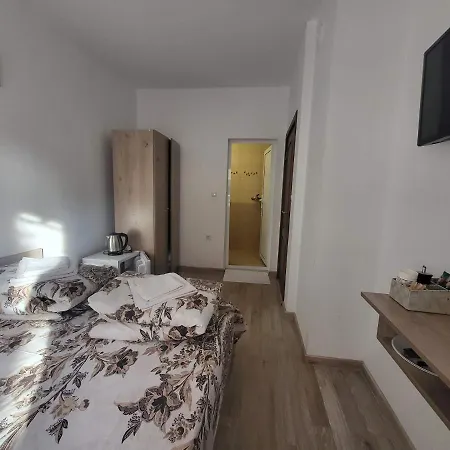 Guest Kostovi Homestay