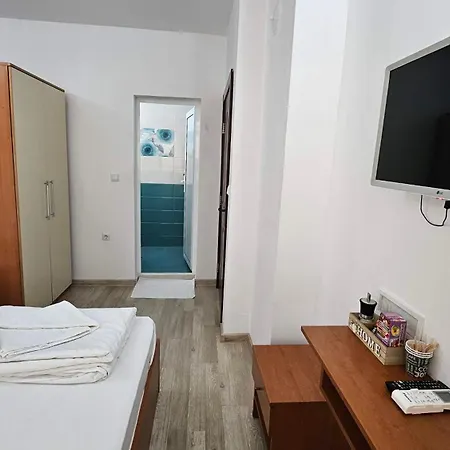 Guest Kostovi בית אירוח *